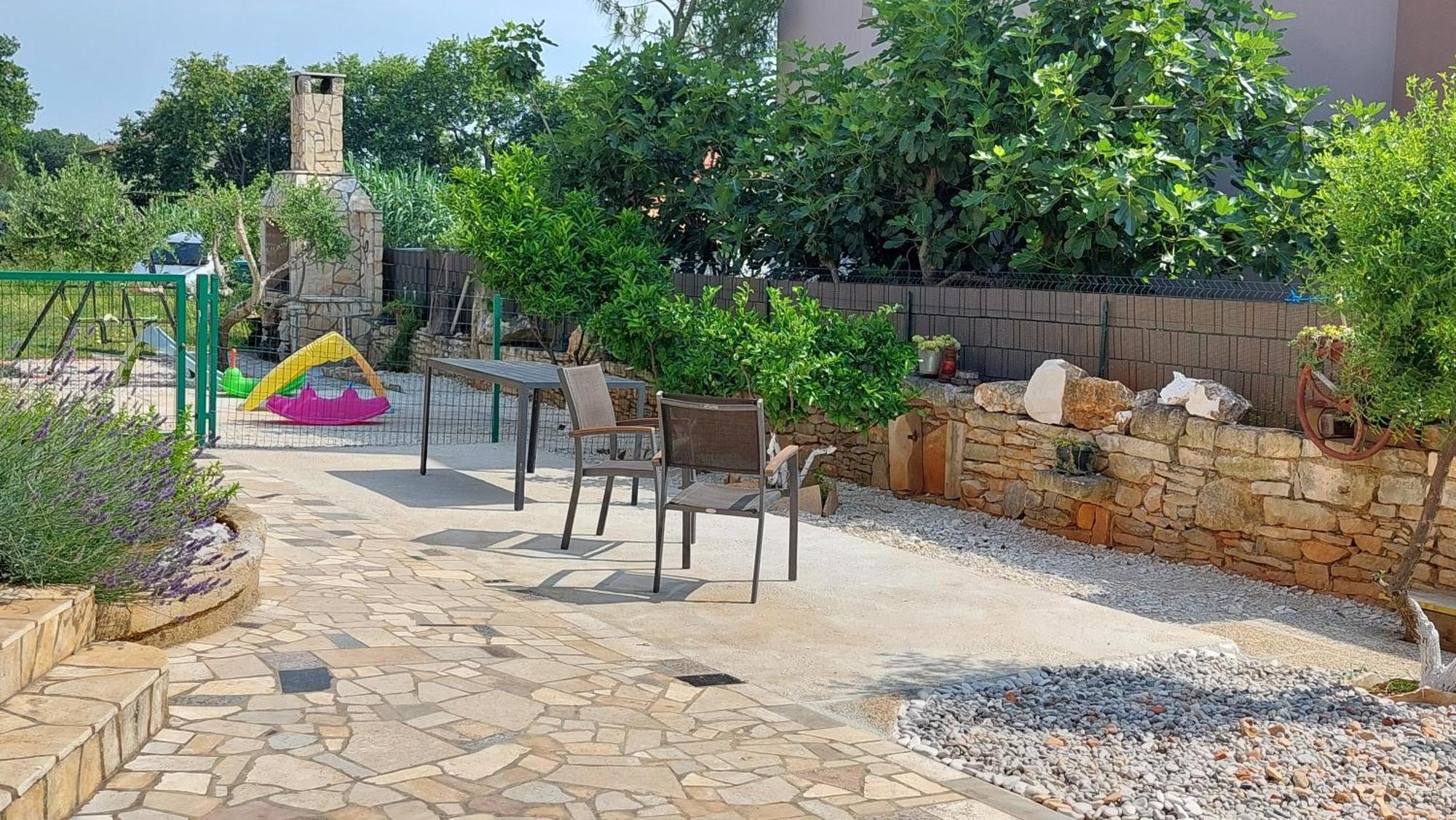 Apartmani B&B Лижнян Экстерьер фото