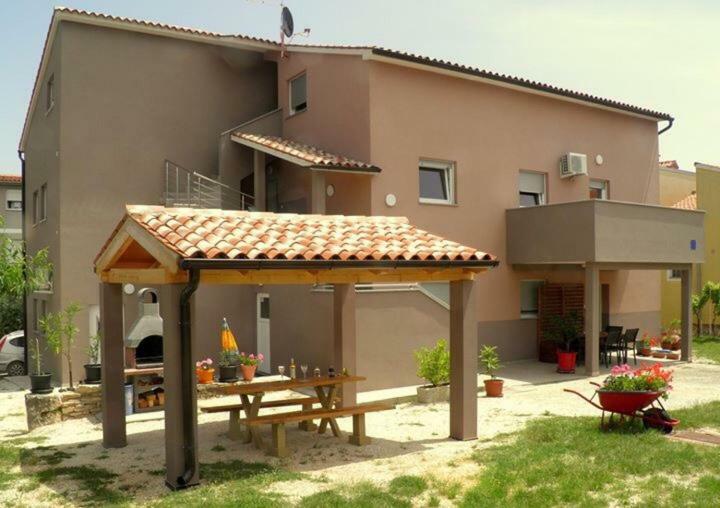 Apartmani B&B Лижнян Экстерьер фото