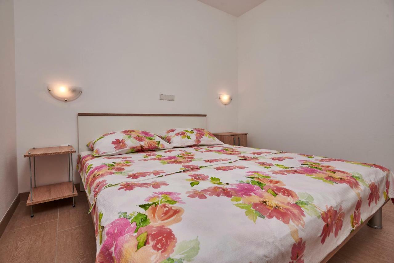 Apartmani B&B Лижнян Экстерьер фото