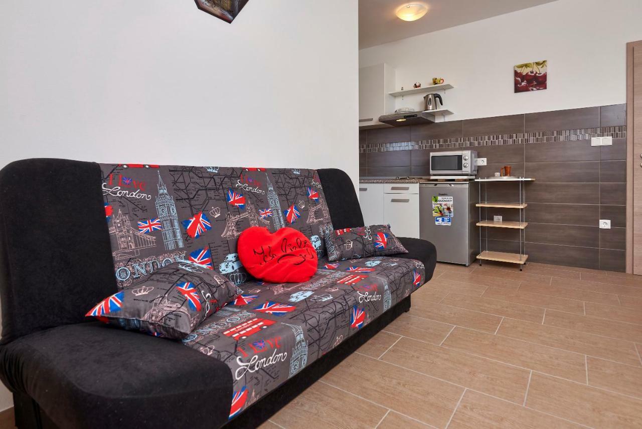 Apartmani B&B Лижнян Экстерьер фото