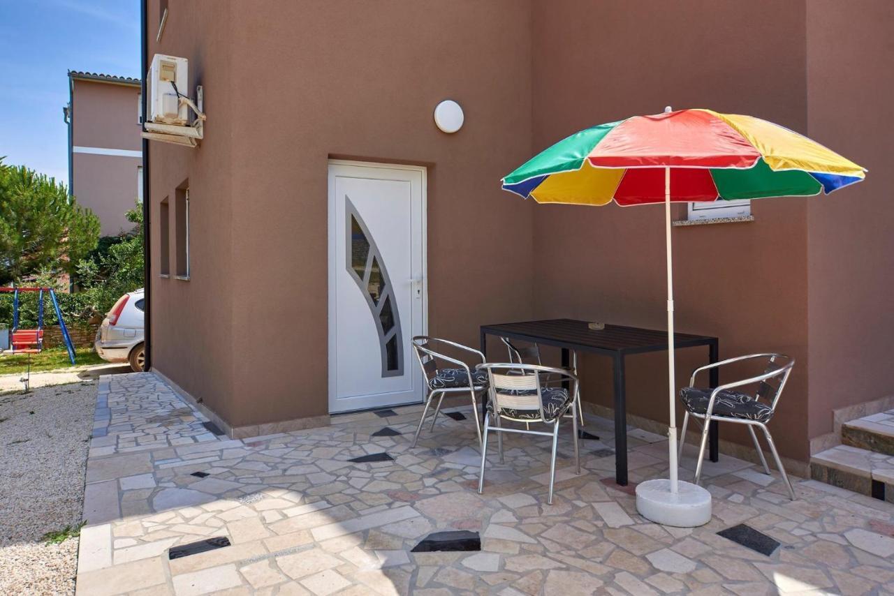 Apartmani B&B Лижнян Экстерьер фото
